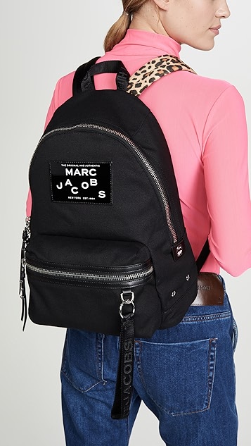 the marc jacobs 大号双肩包