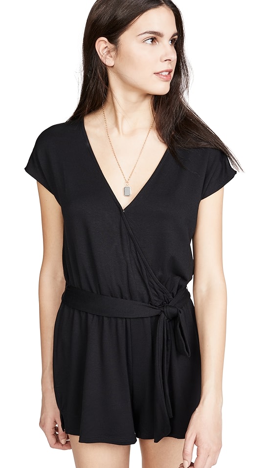 claret v 字叠领短款连身衣