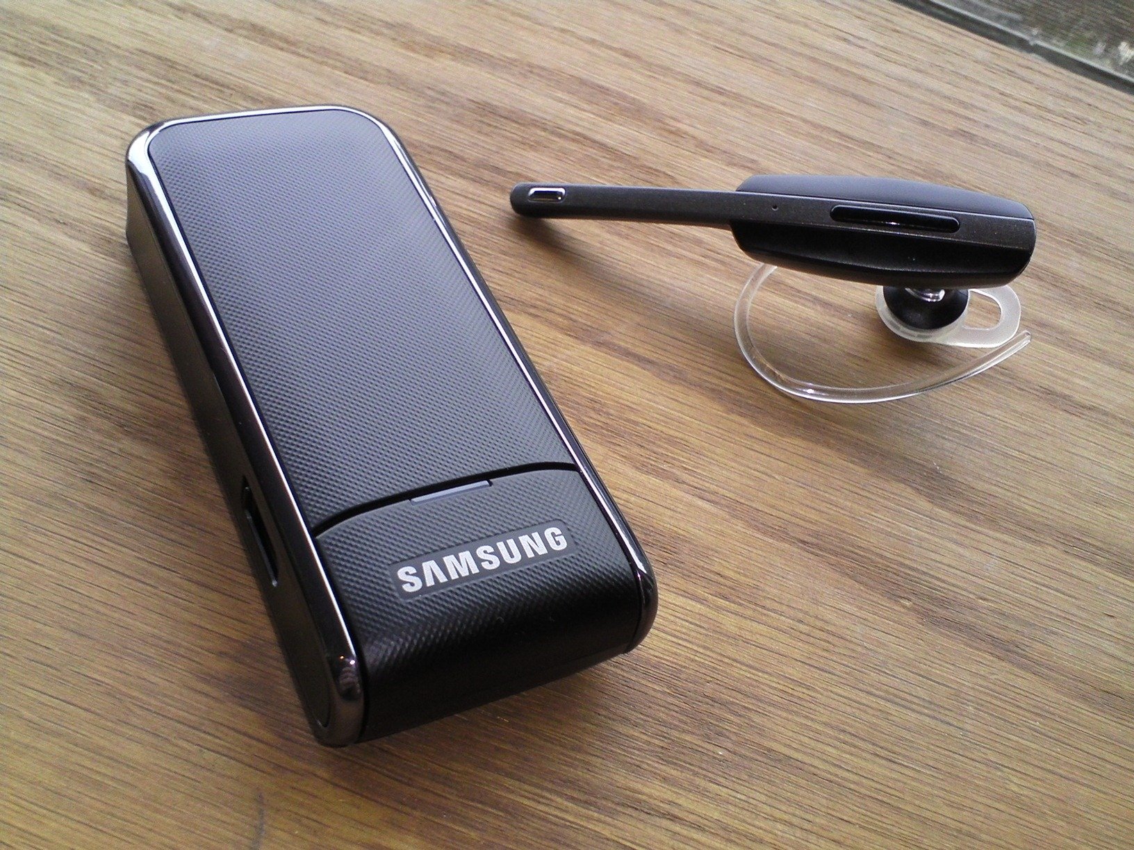 samsung 三星 hm7000 蓝牙耳机 (黑色)中文语音提示,便携充电盒,单耳