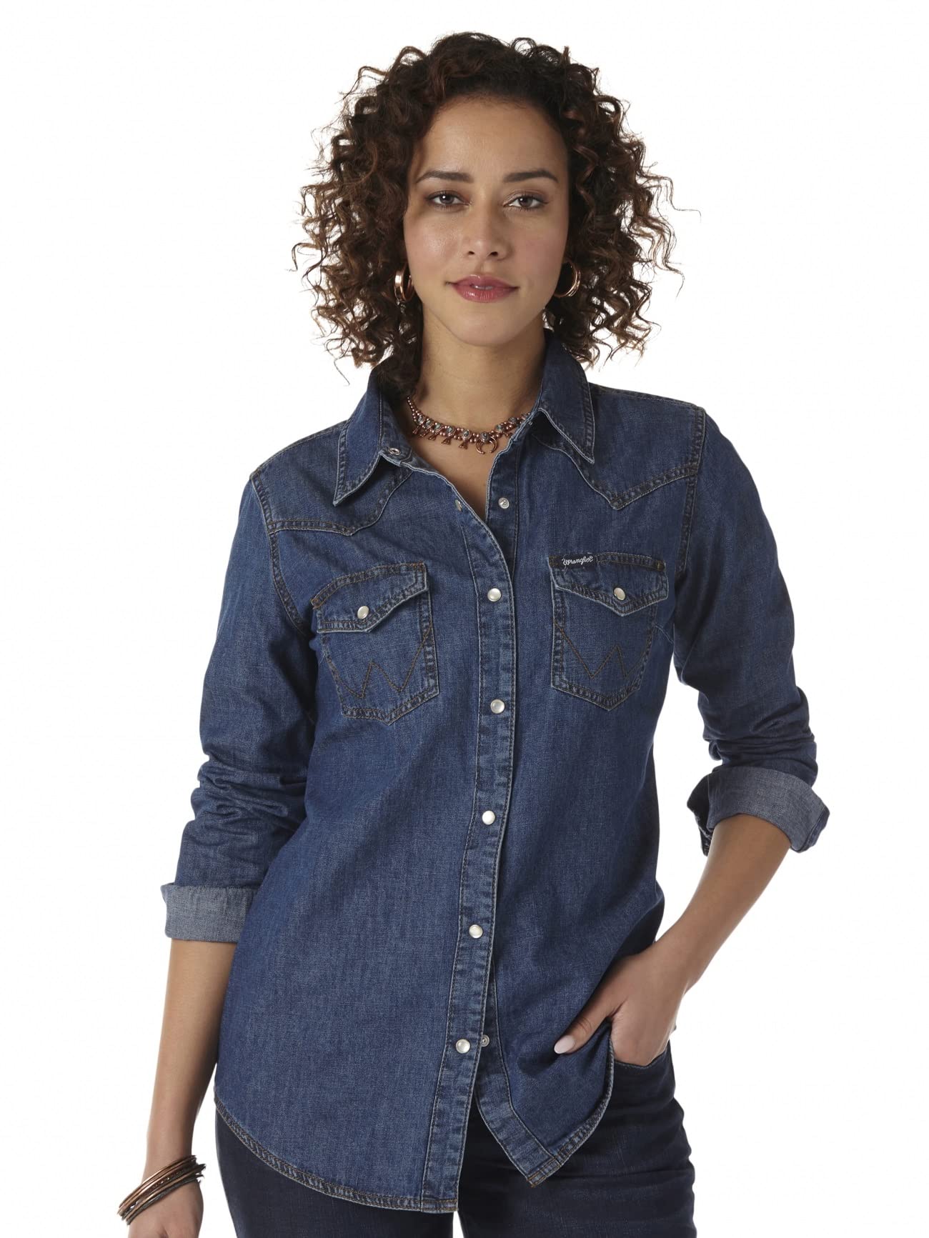 Wrangler women's vintage long-sleeved Western denim button-down shirt