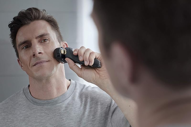 Panasonic 松下 ES-LV97-K811 旗舰级 带清洁桶电动剃须刀 ￥932.02